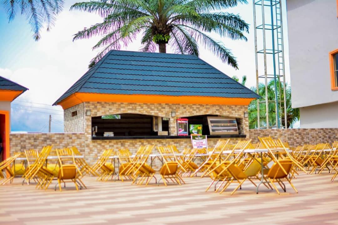 Wetland Hotel Ughelli Exterior photo